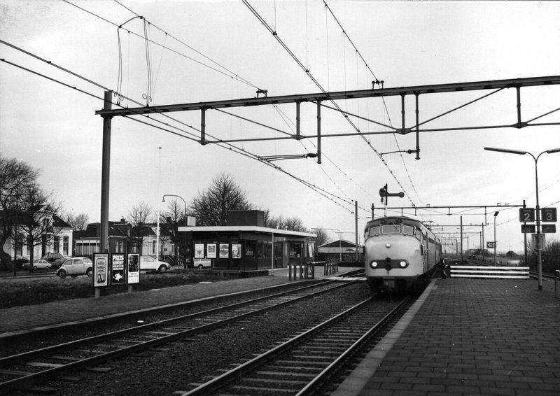 Mat '54 op het station