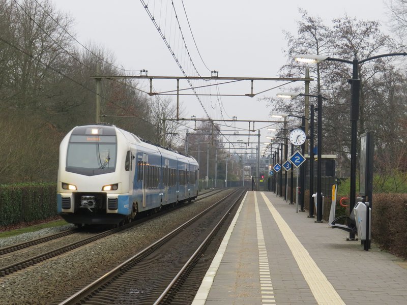 Keolis FLIRT arriveert op het station