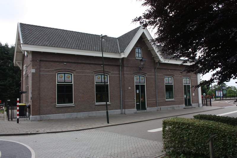 Het stationsgebouw