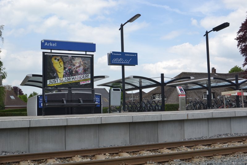 De stationsaanduiding