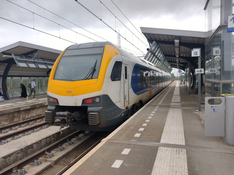 NS FLIRT op het station
