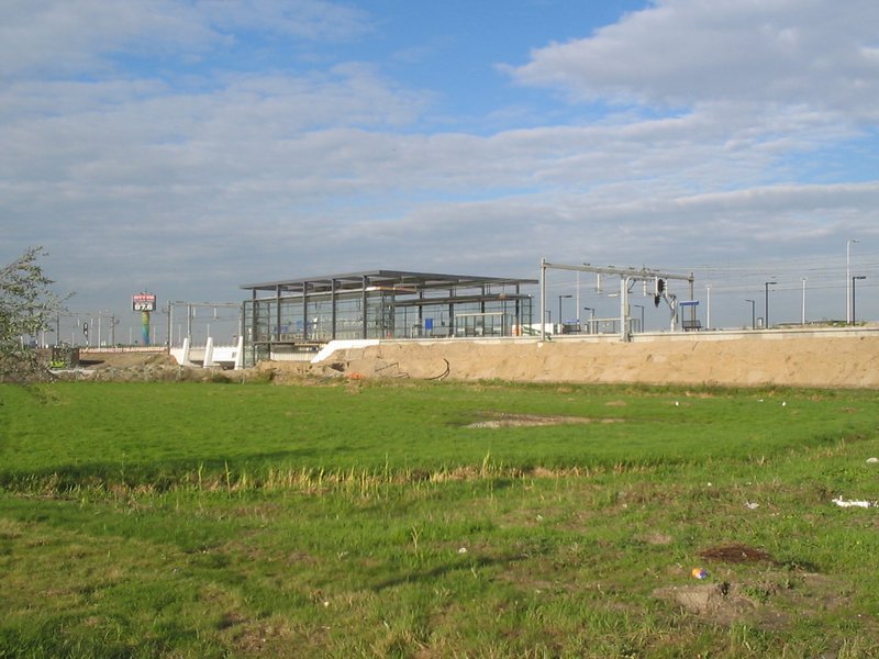 Het station in aanbouw (8 november 2005)