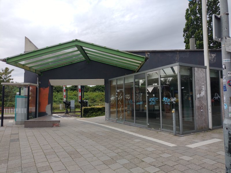 Het stationsgebouw in 2024