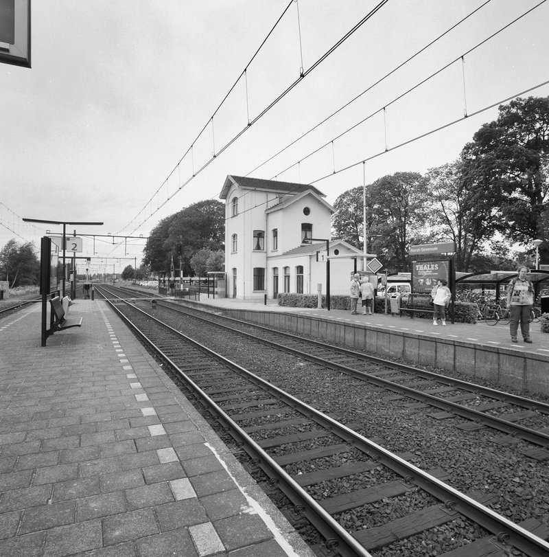 Station, gezien vanaf het tweede perron