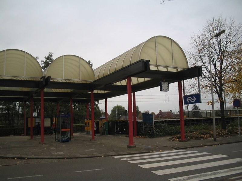De voormalige hoofdingang