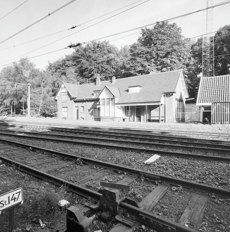 Station Maarn perronzijde in 1997.