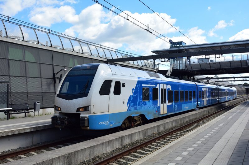 Keolis FLIRT op het nieuwe station