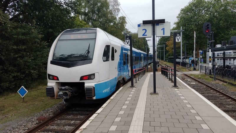 Keolis FLIRT op het station