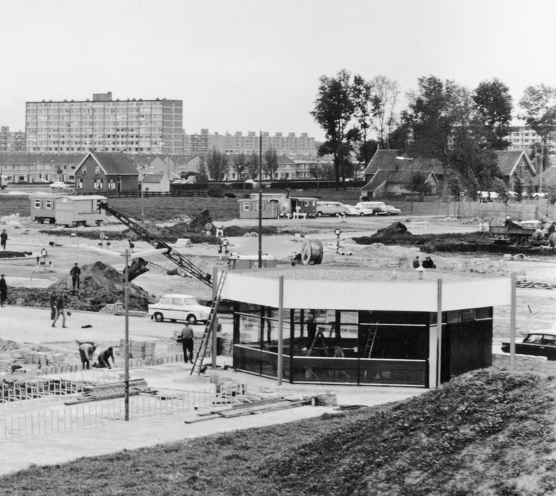 Ingang stationsgebouw