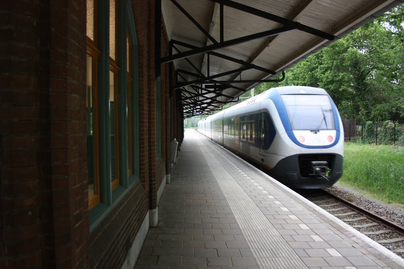 Het perron met een sprinter