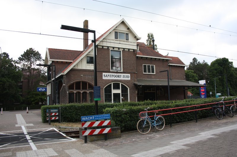 Het stationsgebouw