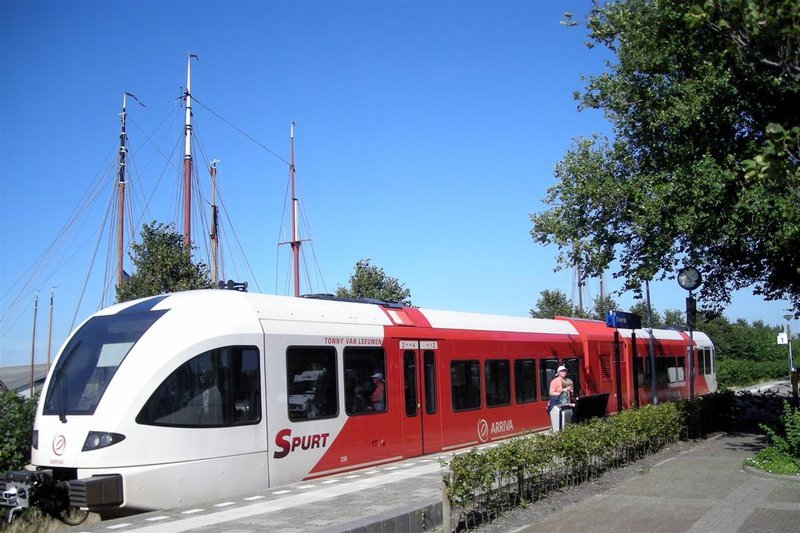 Station Stavoren met trein (2007)