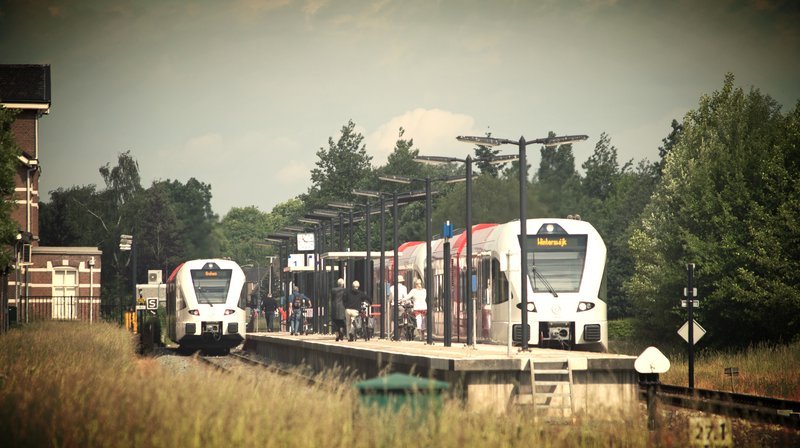 Twee Arriva GTW's op het station