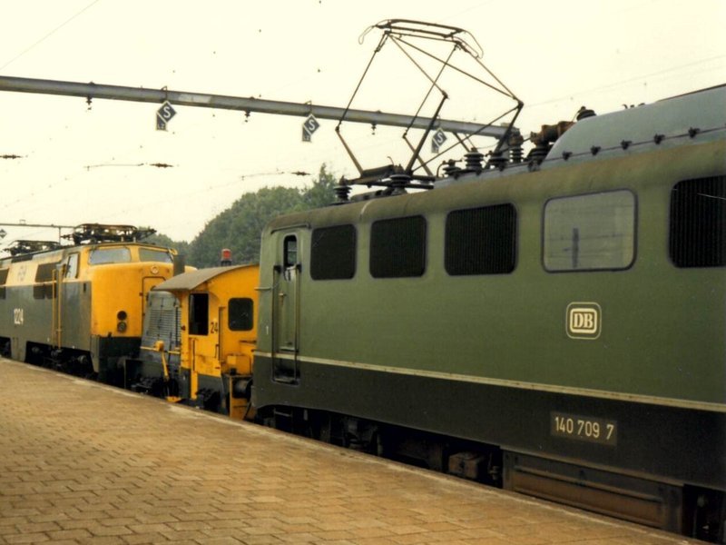 Locomotiefwissel met NS serie 1200, Sik en DB serie 140 in 1987