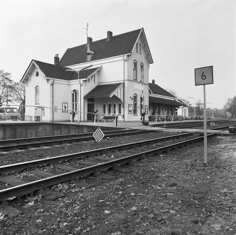 Het oude station, gesloopt in 1976