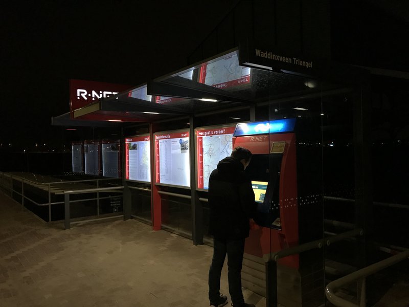 Wachtruimte met reisinformatie