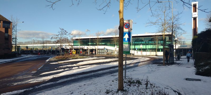 Station in de sneeuw