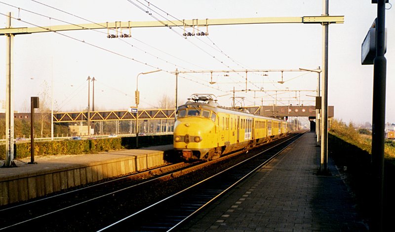 Station Zoetermeer tot 1992 met een intercity van het type 