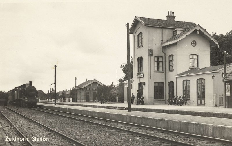 Stoomlocomotief op het station in 1949